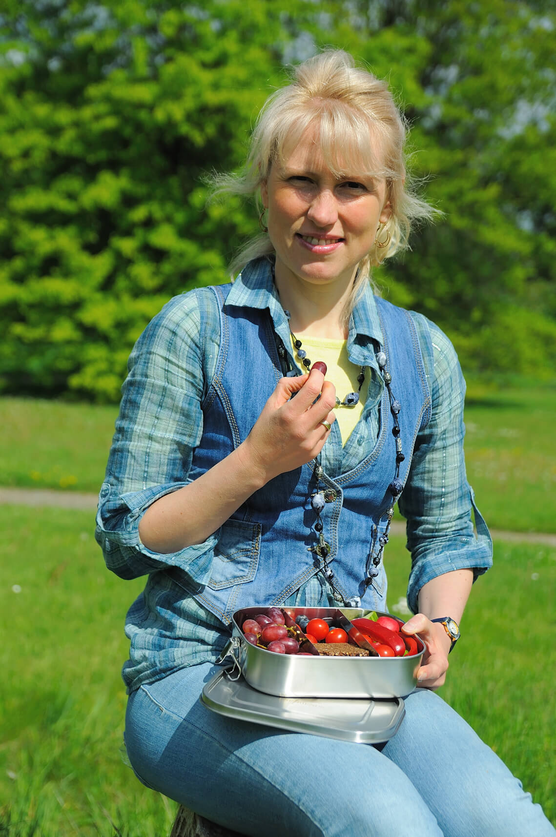fruehstuecksdose-edelstahl-metall-mit-faechern-schule-mit-unterteilung-lunch-box-proviantdose-auslaufsicher